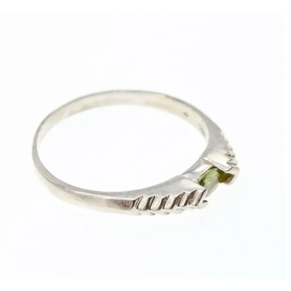 925 Sterling Silver Peridot Ring Size 10.25